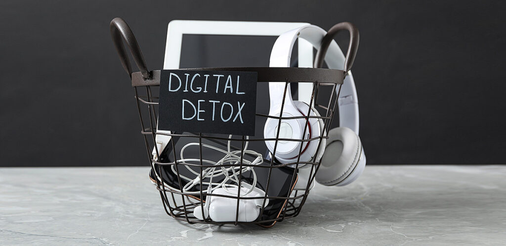 Navigating the Digital Detox Trend : Forex FOMO or Digital Disconnect?
